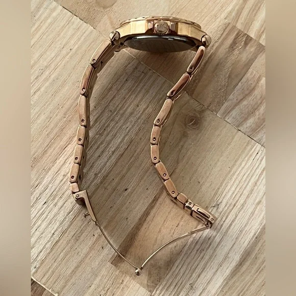 Michael Kors Ladies Watch Crystals Accents Pearl Dial Rose Gold-Tone Bracelet